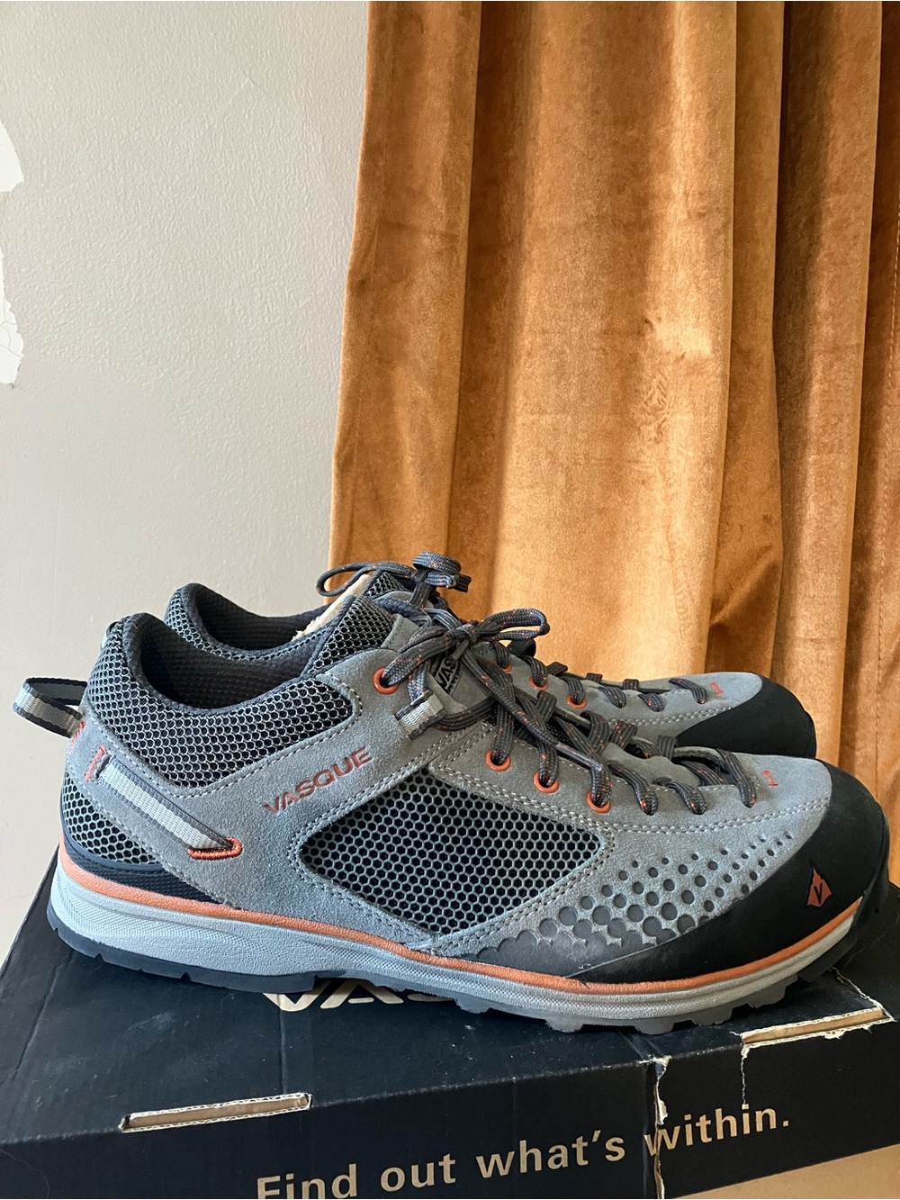 VASQUE 7322 Grand Traverse Performance Hiking Shoe in Gargoyle/Rust with Box